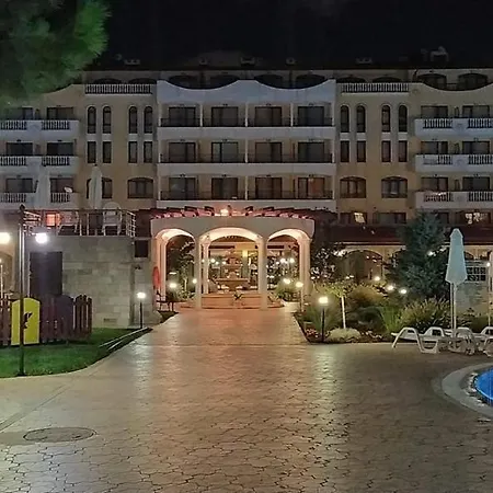 Hotel apartamentowy Studio Kris Royal Sun